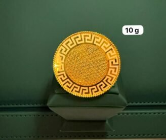 Elegant ring with a Greek design in gold