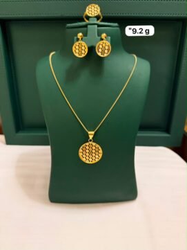 Elegant Gold Round Openwork Jewelry Set