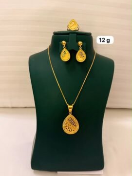 Elegant Golden Teardrop Filigree Jewellery Set