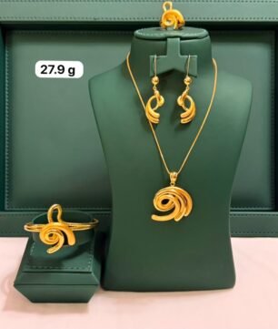 Elegant Gold Swirl Jewelry Set