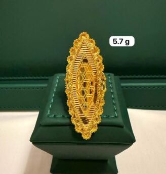 Elegant Gold Filigree Statement Ring